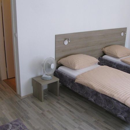 Guest House Villa Herbarium Slavonski Brod Kamer foto