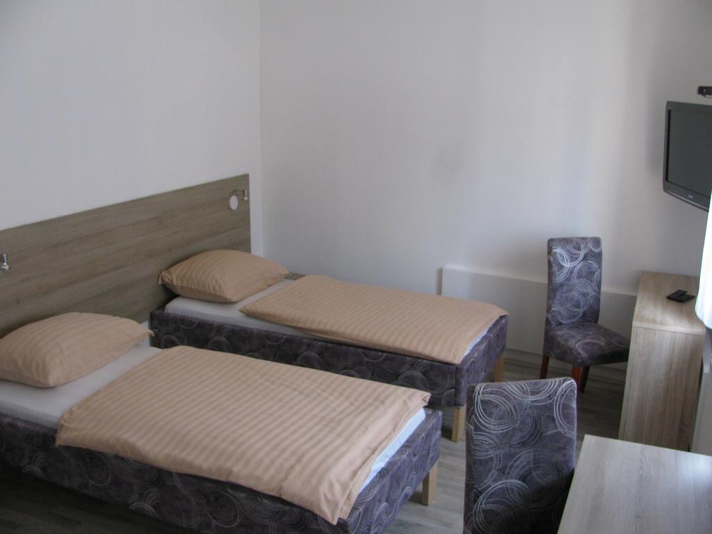 Guest House Villa Herbarium Slavonski Brod Buitenkant foto