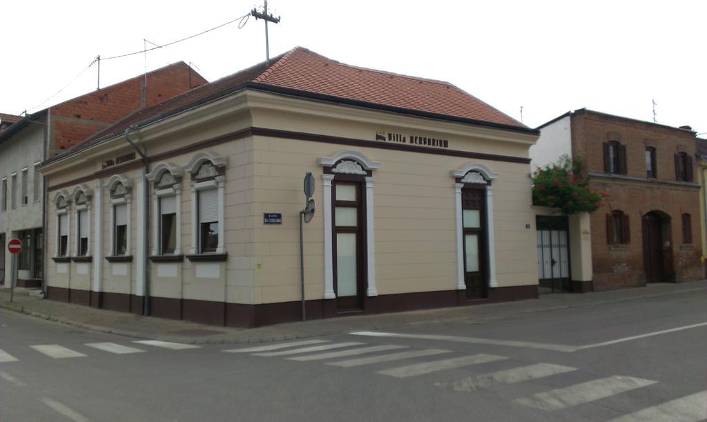 Guest House Villa Herbarium Slavonski Brod Buitenkant foto