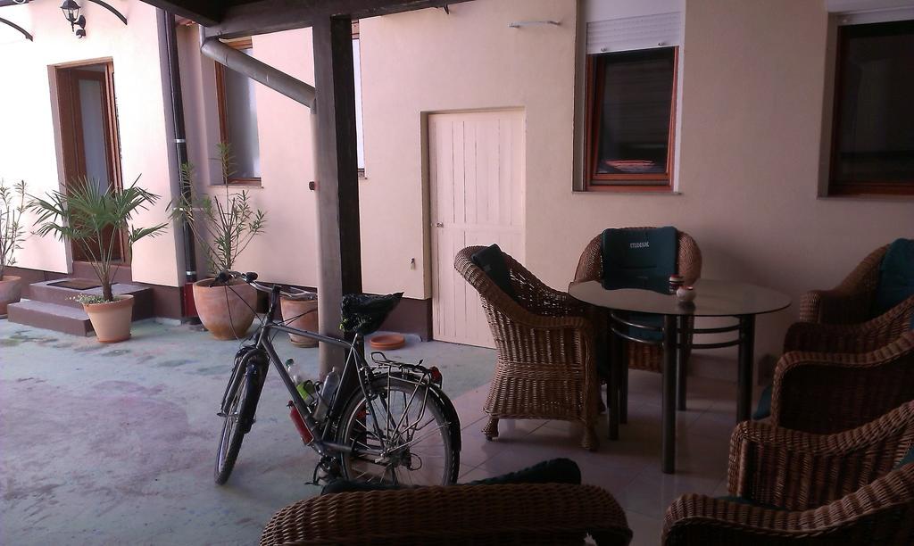 Guest House Villa Herbarium Slavonski Brod Buitenkant foto