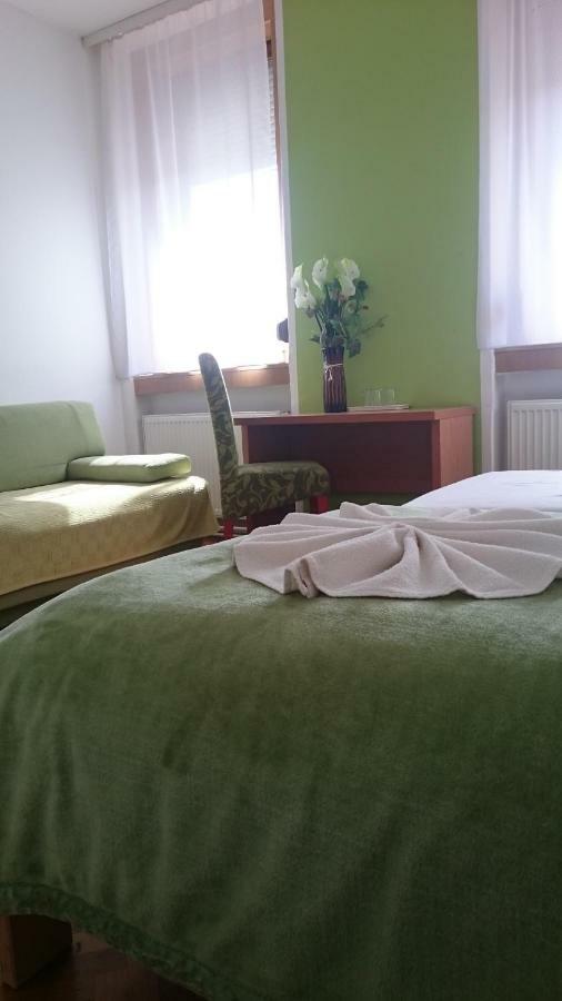 Guest House Villa Herbarium Slavonski Brod Buitenkant foto